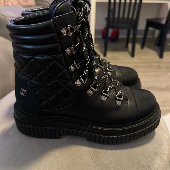 CHANEL Combat Calfskin Grosgrain Quilted Lace Up Boots Size 37 - Picture 4 of 17